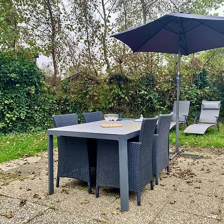 Modern Near Beach, Forest בית נופש *