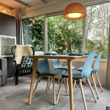 Semesterbostad Modern Near Beach, Forest Sint Maartensvlotbrug